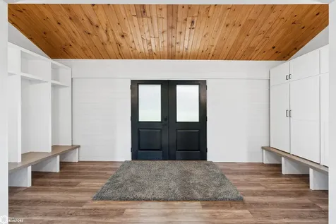 1037 Diamond Trail Road Montezuma IA 50171