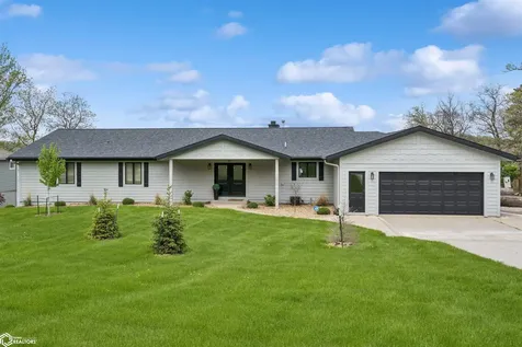1037 Diamond Trail Road Montezuma IA 50171