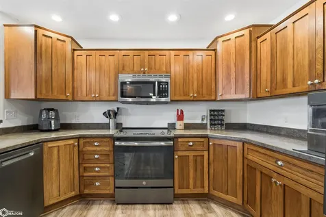 1037 Diamond Trail Road Montezuma IA 50171
