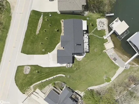 1037 Diamond Trail Road Montezuma IA 50171