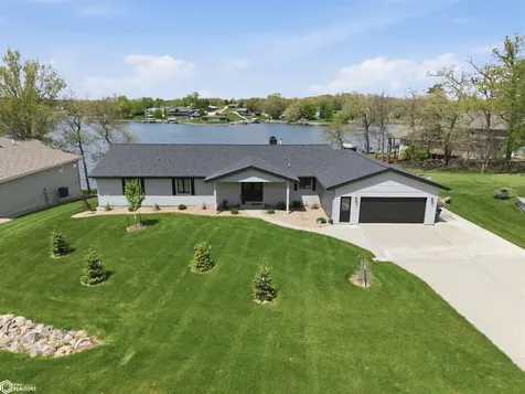 1037 Diamond Trail Road Montezuma IA 50171