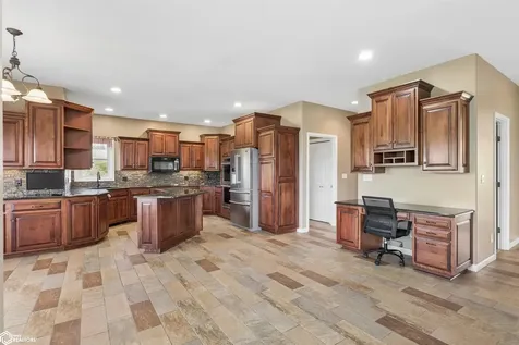 2250 W 21st Street N Newton IA 50208
