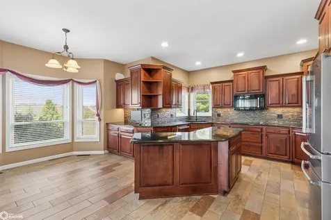 2250 W 21st Street N Newton IA 50208