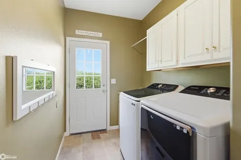 2250 W 21st Street N Newton IA 50208
