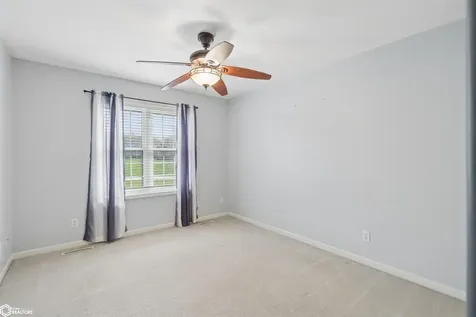 2250 W 21st Street N Newton IA 50208
