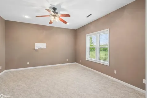 2250 W 21st Street N Newton IA 50208