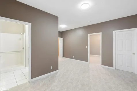 2250 W 21st Street N Newton IA 50208