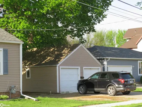 203 6th Street SW Hampton IA 50441