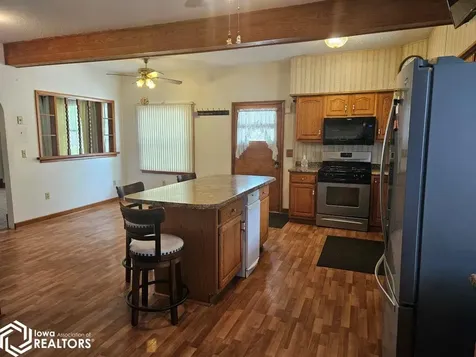 134 E Main Street Agency IA 52530