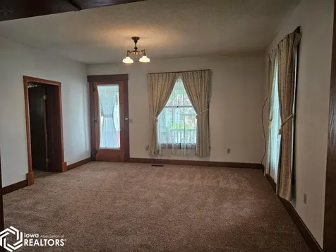 134 E Main Street Agency IA 52530
