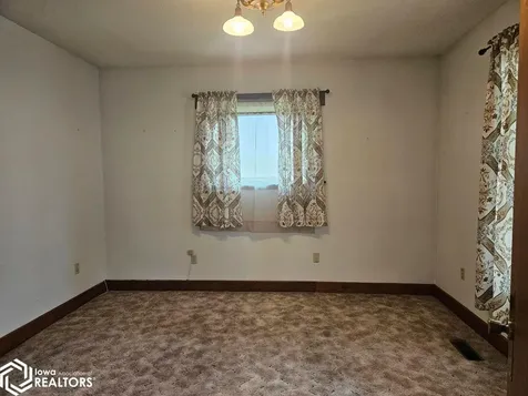 134 E Main Street Agency IA 52530