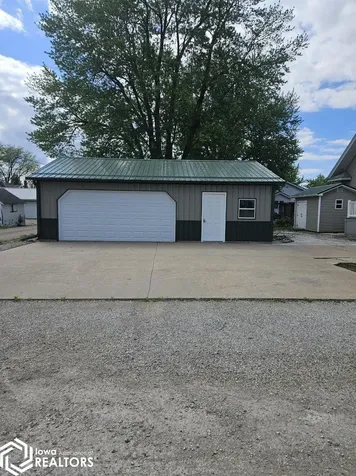 134 E Main Street Agency IA 52530