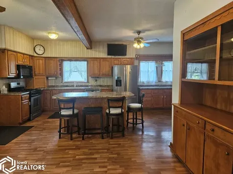 134 E Main Street Agency IA 52530