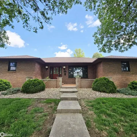 105 W Glendale Road Oskaloosa IA 52577