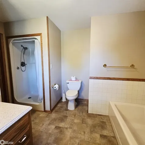 105 W Glendale Road Oskaloosa IA 52577
