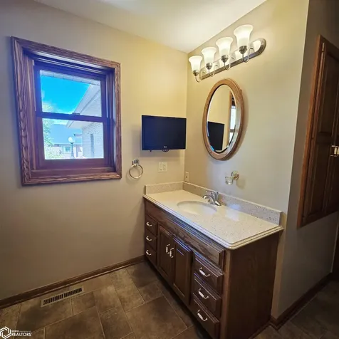 105 W Glendale Road Oskaloosa IA 52577