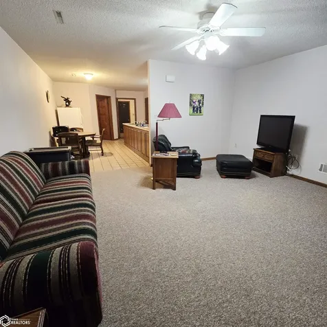105 W Glendale Road Oskaloosa IA 52577