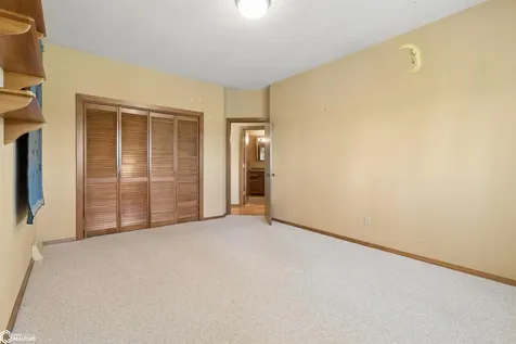 10361 155th Street Burlington IA 52601