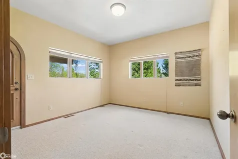 10361 155th Street Burlington IA 52601