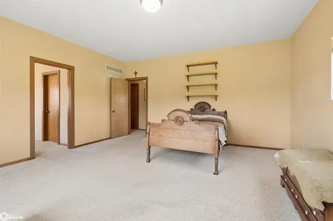 10361 155th Street Burlington IA 52601
