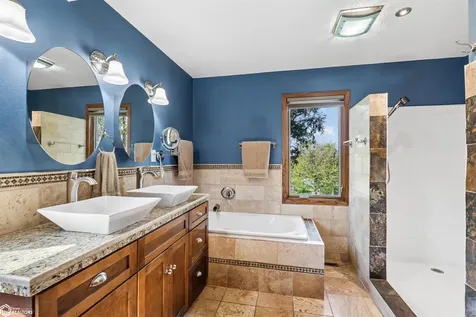 1405 Fairway Drive Marshalltown IA 50158