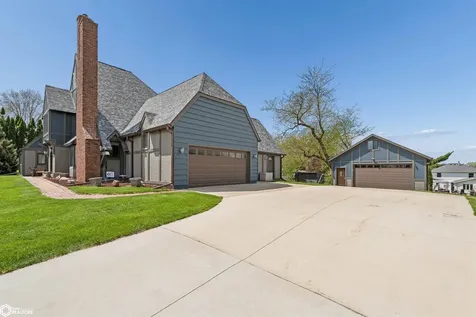 1405 Fairway Drive Marshalltown IA 50158