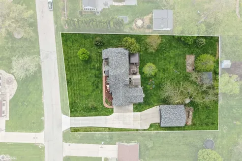1405 Fairway Drive Marshalltown IA 50158