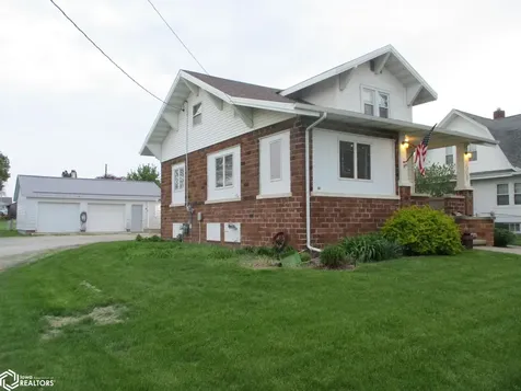 1003 Clark Street Dysart IA 52224