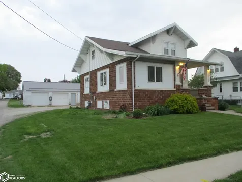 1003 Clark Street Dysart IA 52224
