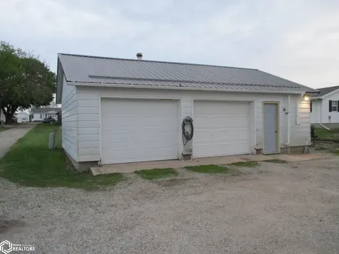 1003 Clark Street Dysart IA 52224