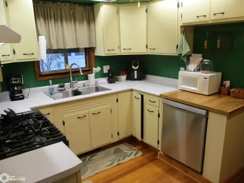 1003 Clark Street Dysart IA 52224
