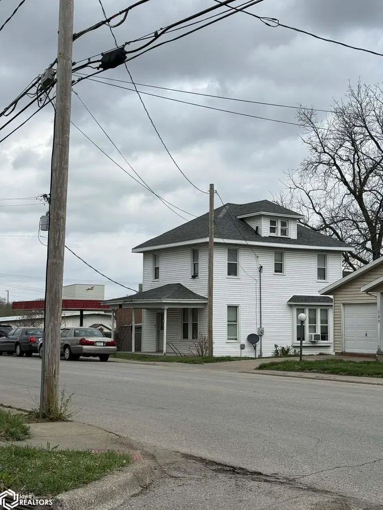 118 West Burlington Avenue West Burlington IA 52655