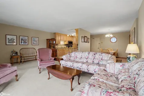 1609 Orchard Meadow Drive Burlington IA 52601