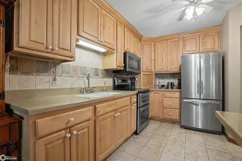 1609 Orchard Meadow Drive Burlington IA 52601