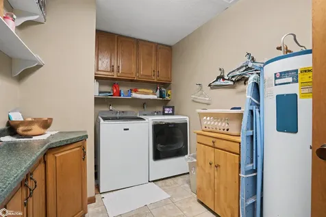 1609 Orchard Meadow Drive Burlington IA 52601