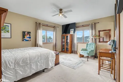 1609 Orchard Meadow Drive Burlington IA 52601