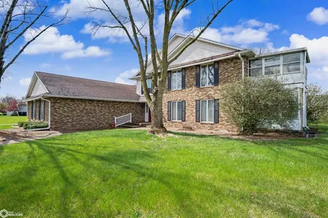 1609 Orchard Meadow Drive Burlington IA 52601