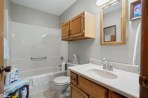 1609 Orchard Meadow Drive Burlington IA 52601