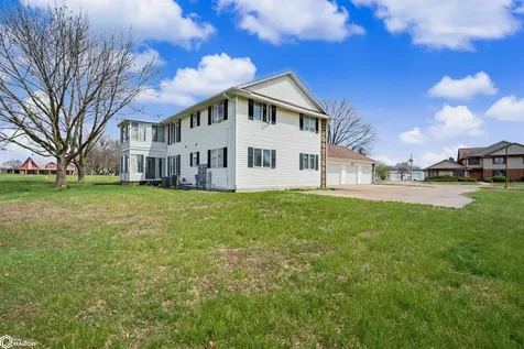 1609 Orchard Meadow Drive Burlington IA 52601