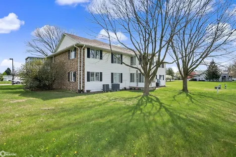 1609 Orchard Meadow Drive Burlington IA 52601