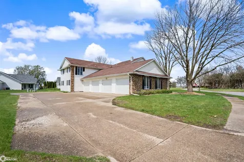 1609 Orchard Meadow Drive Burlington IA 52601