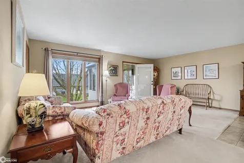 1609 Orchard Meadow Drive Burlington IA 52601