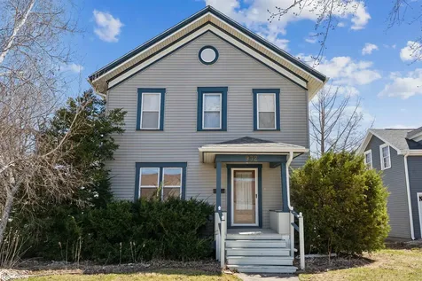 932 East Street Grinnell IA 50112