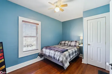 932 East Street Grinnell IA 50112