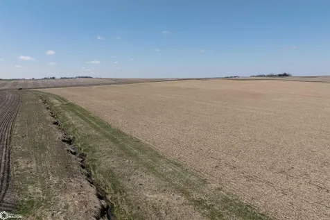 1 12th Avenue Dysart IA 52224