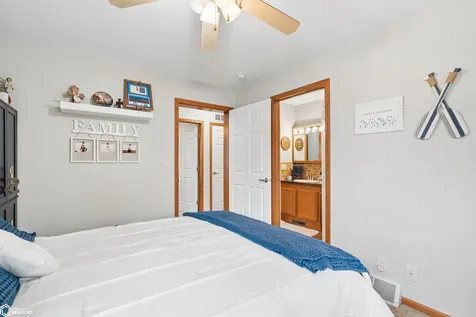 206 Horseshoe Drive Montezuma IA 50171
