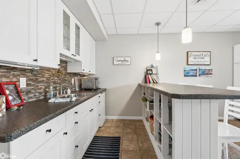 206 Horseshoe Drive Montezuma IA 50171