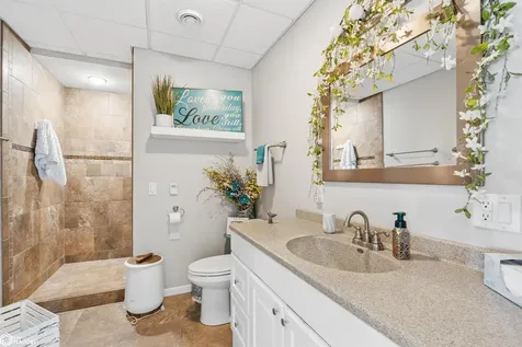 206 Horseshoe Drive Montezuma IA 50171