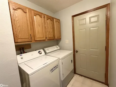 1215 E 8th Street S Newton IA 50208