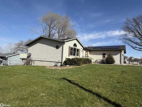 1215 E 8th Street S Newton IA 50208